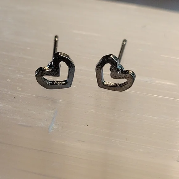 💥LAST PAIR💥Tiny Hollow Hearts, Gun Metal - Picture 3 of 5